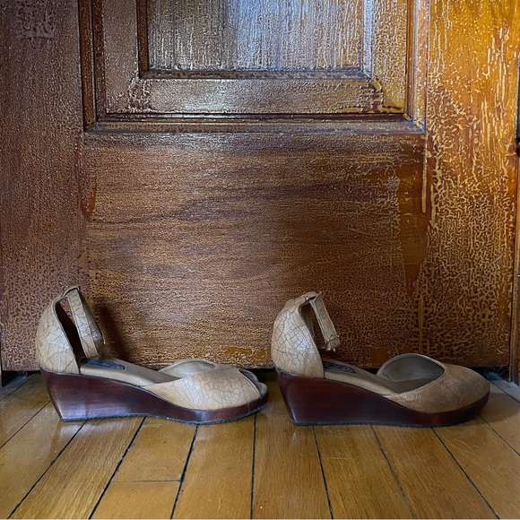 Salpy Handmade embossed Snakeskin Peep Toe Wood Wedge ankle strap sandals 6.5 - Picture 5 of 8